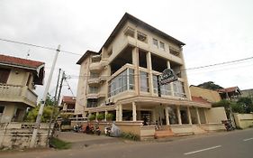 Oyo 317 Choy'S Waterfront Residence
